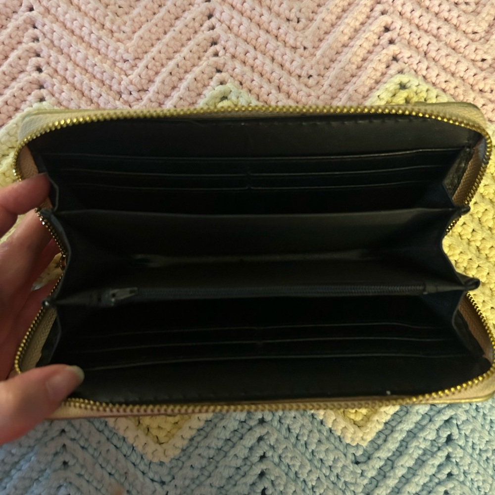 Elegant Sequin Clutch Wallet - Picture 2 of 8